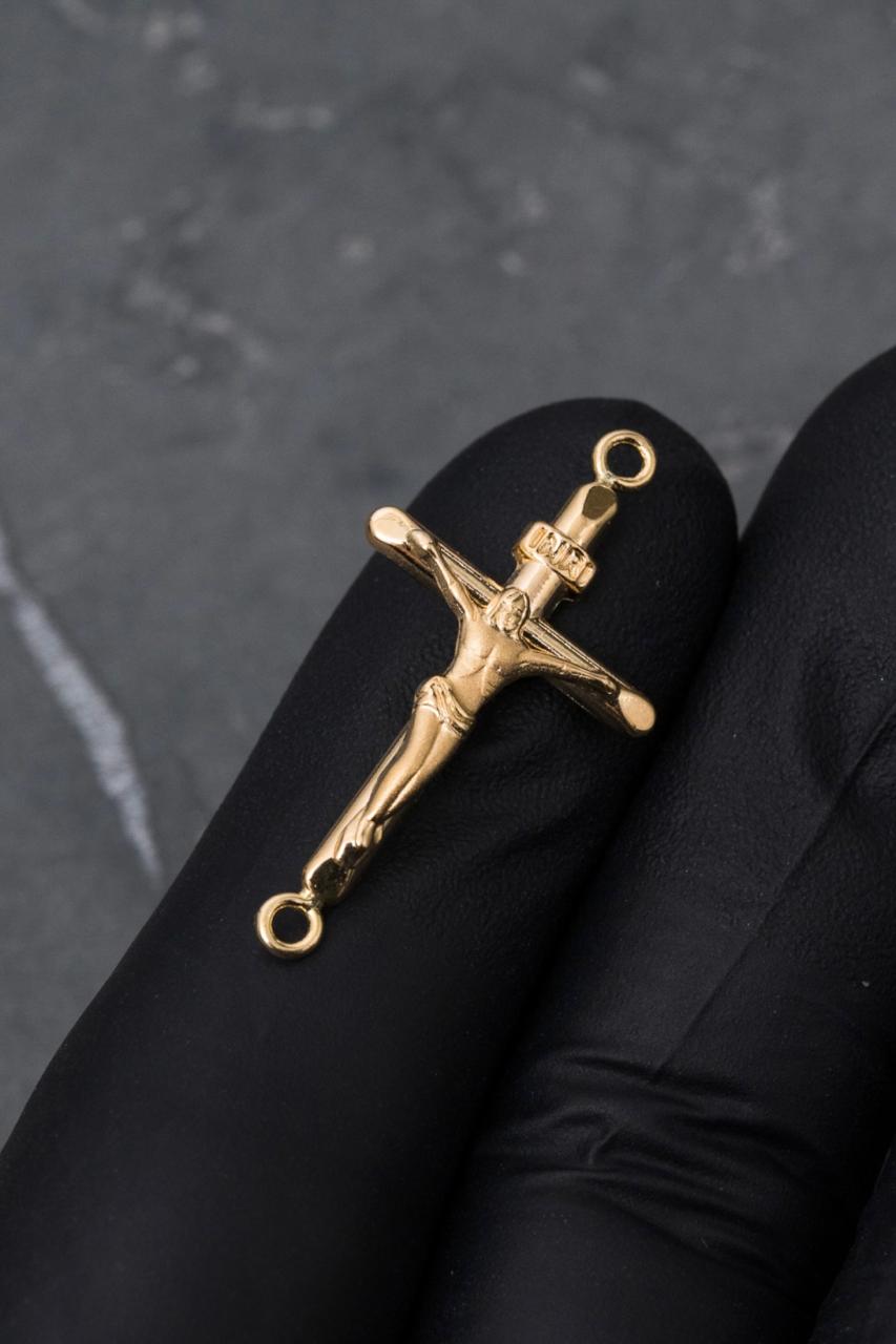 Herraje cruz con cristo 1gr / Largo 3.2cm / Oro Amarillo Nac B