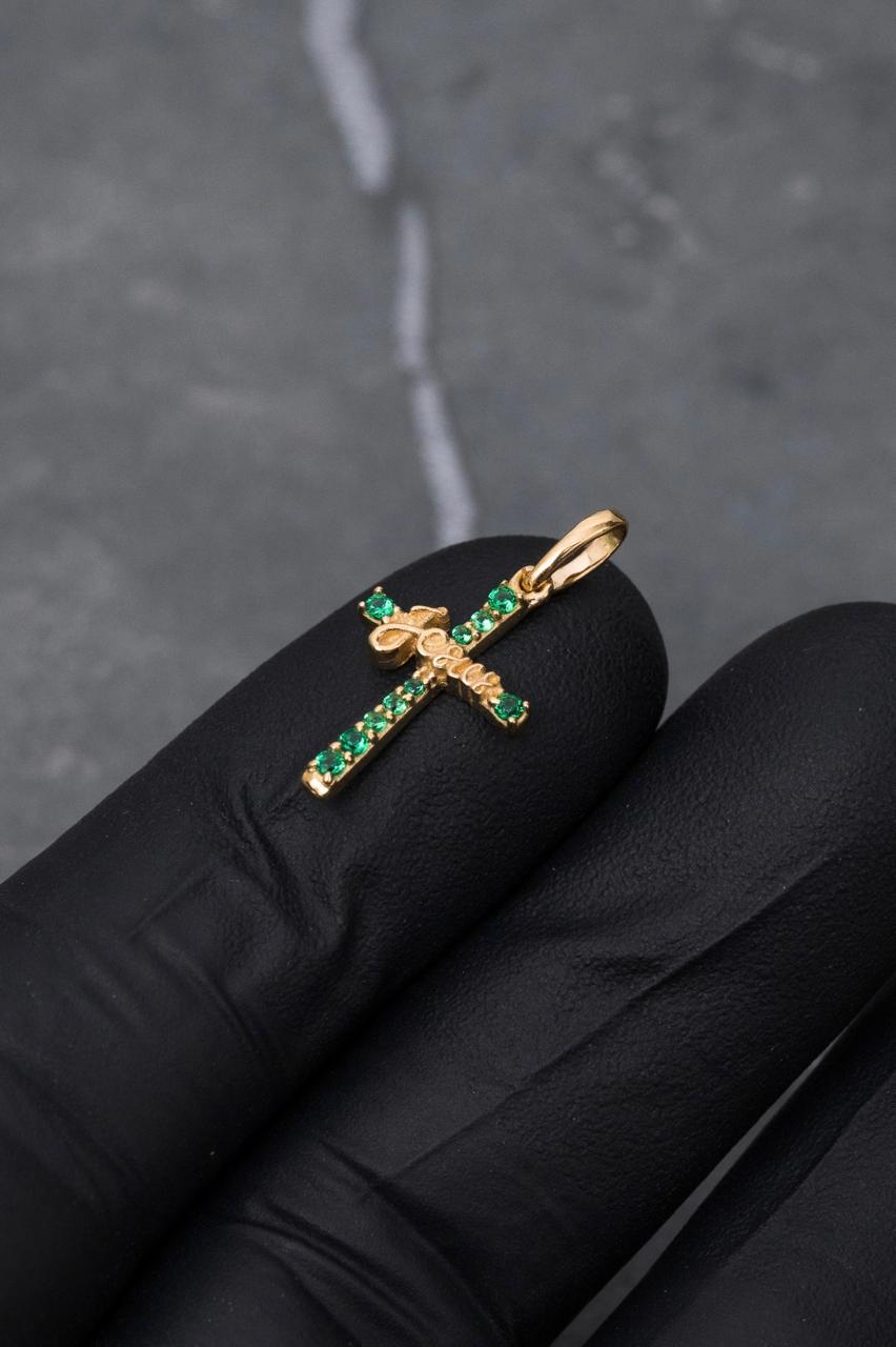 Dije cruz jesus con swarovski VERDE 0.95gr / Largo 2.1cm / Oro Amarillo Nac B