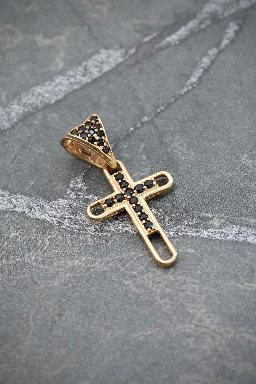 Dije cruz con swarovski negro 1.1gr / Largo2.5cm / Oro Amarillo Nac B