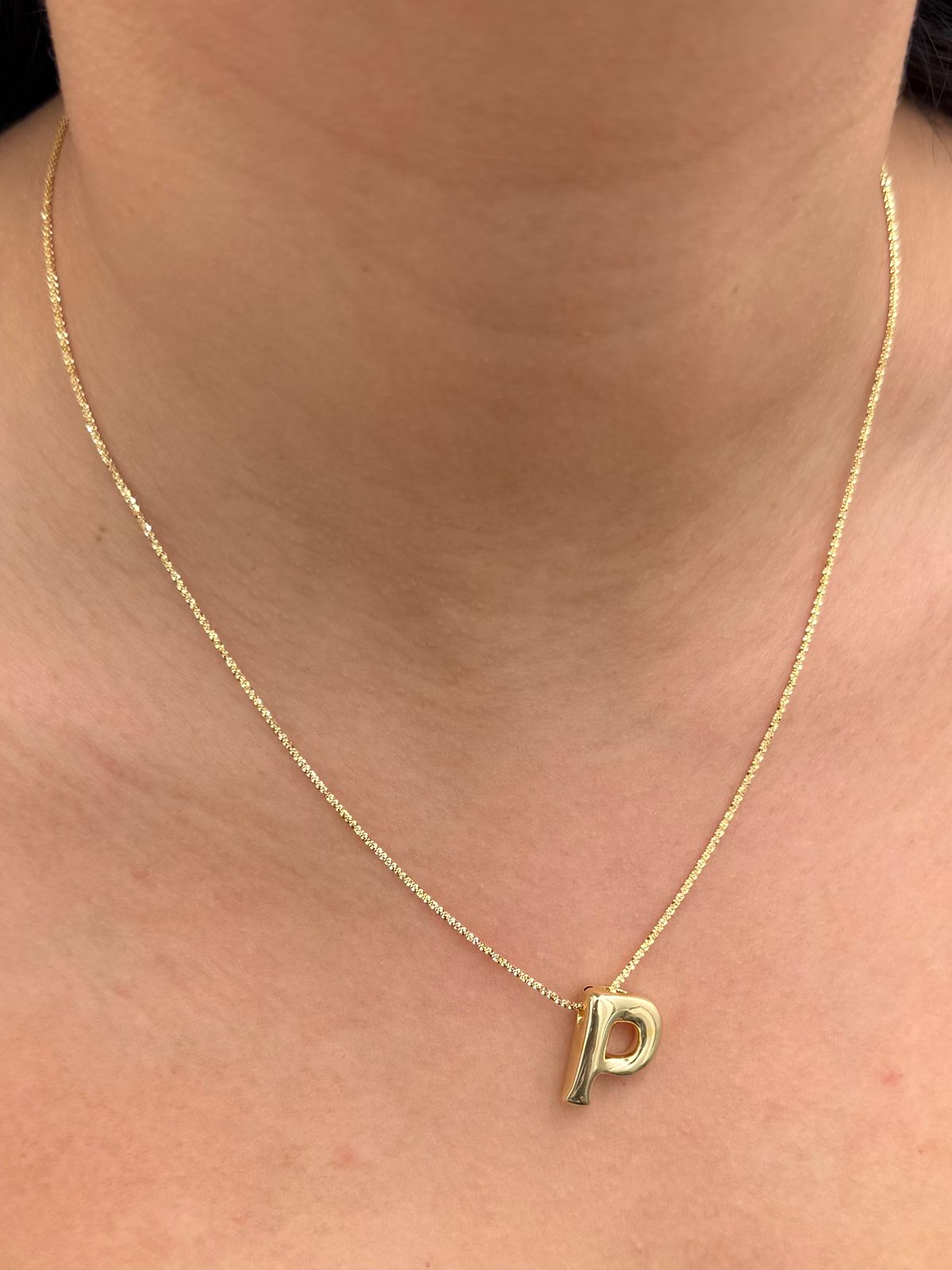 Dije letra p 0.65gr / Largo 1.8cm — Oro Amarillo