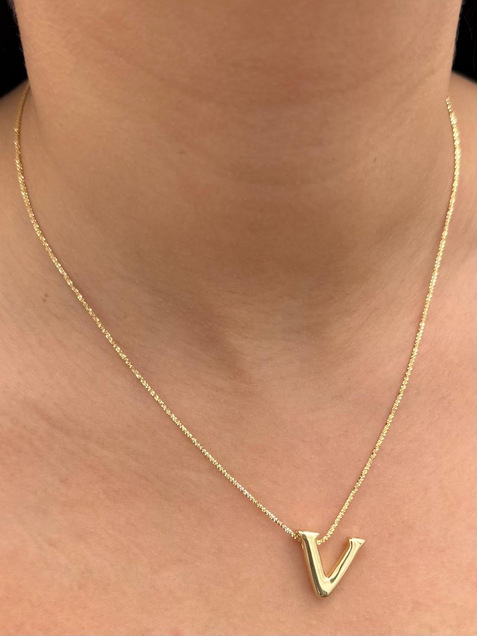 Set Cadena Diamantada Dije Letra V 2.3gr / Largo 45cm / Oro Amarillo Italy +3 B