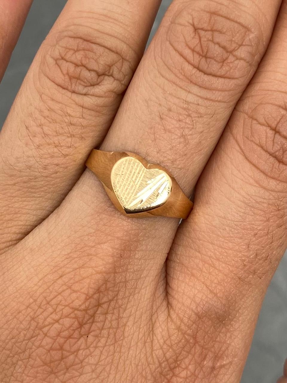 Anillo corazon 1.25gr / Talla 9 / Oro Amarillo Nac B