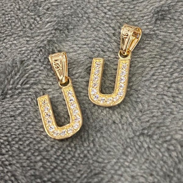 Dije de letra U 0.6gr / 1.5cm / Oro Amarillo Nac B