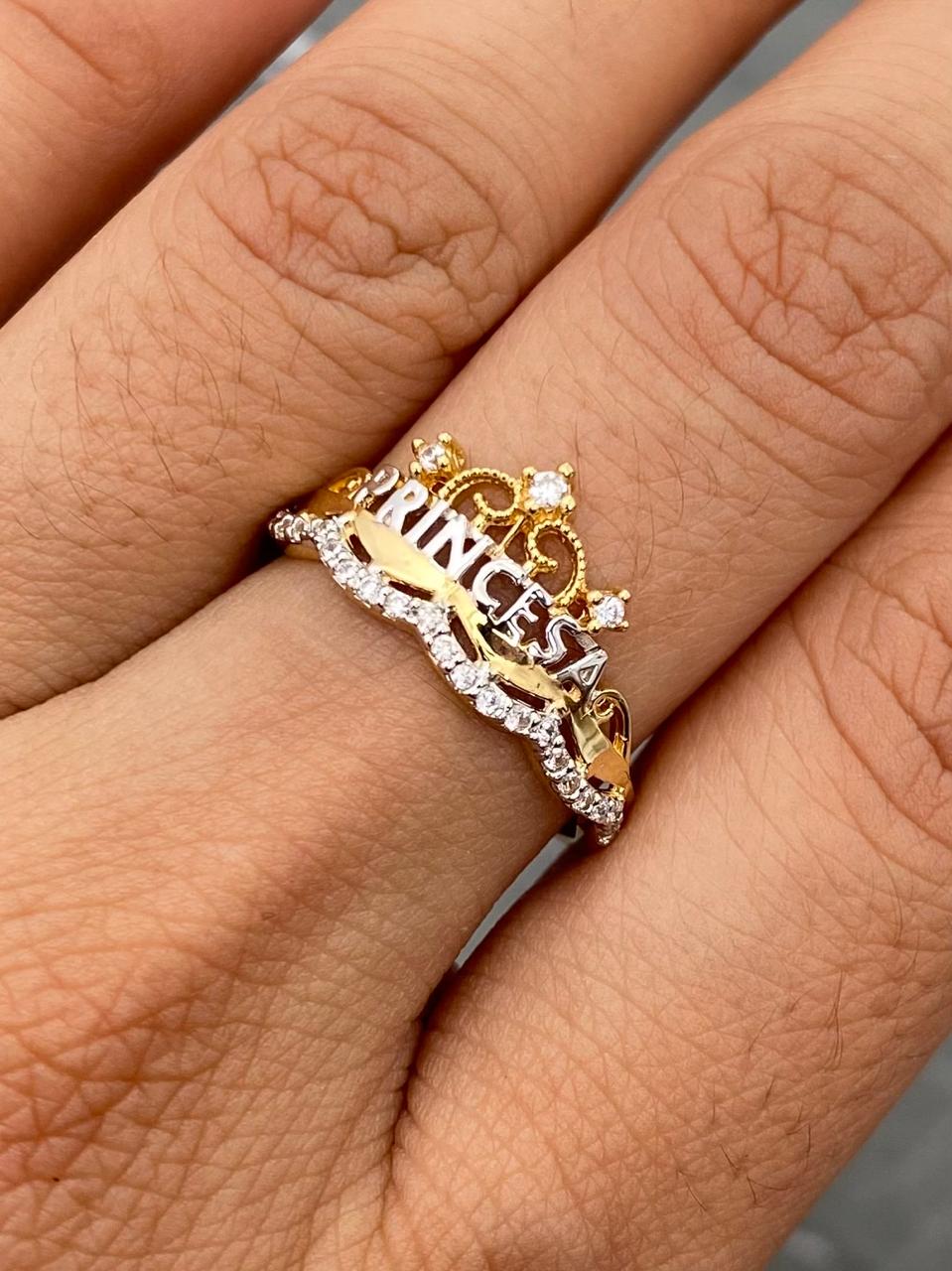 Anillo princesa con swarovski blanco 2.35gr / Talla 6 1/2 — Oro Amarillo
