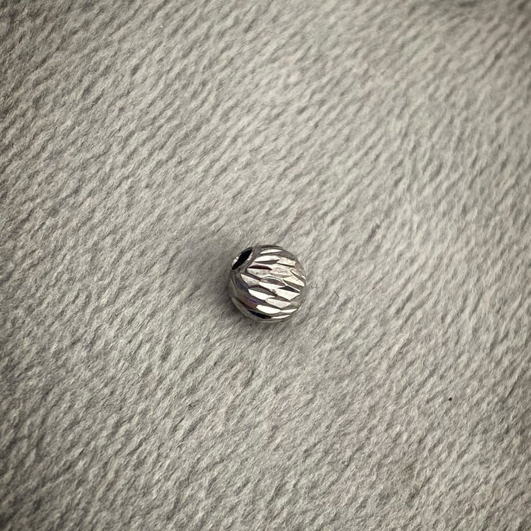 Bola Diamantada 4mm 0.09gr — Oro Blanco