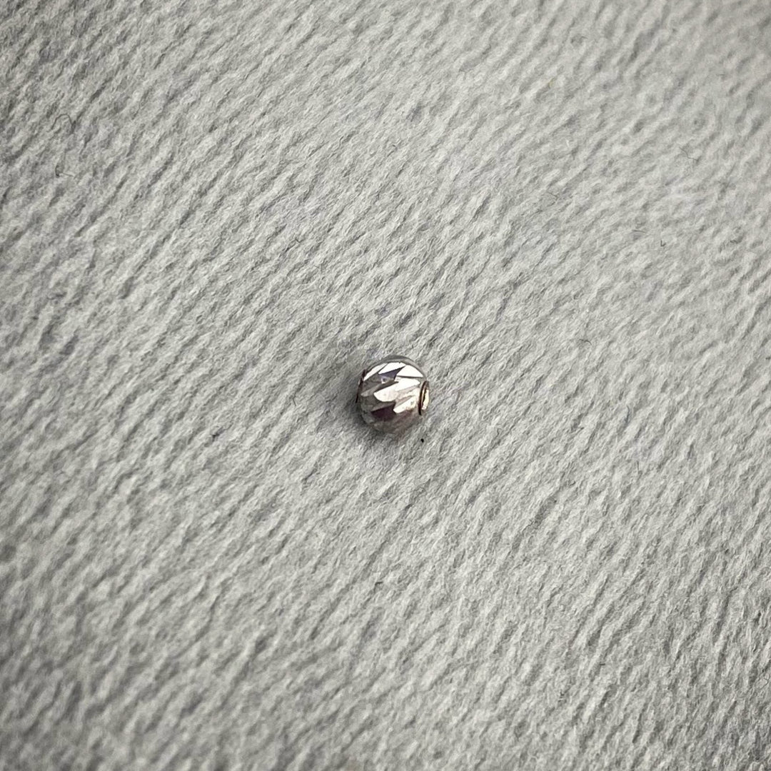 Bola Diamantada 3mm 0.05gr — Oro Blanco