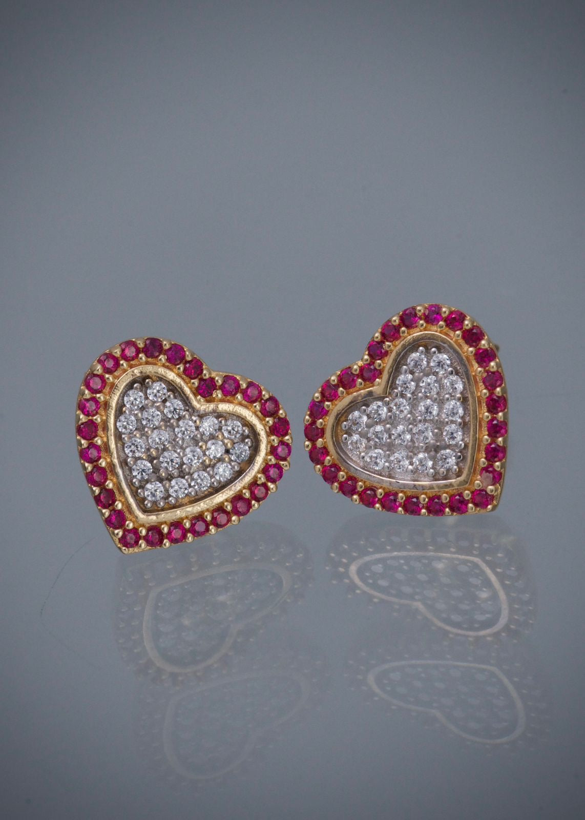 Topos corazon con swarovski fucsia y blanco 2.5gr / Largo 1cm / Oro Amarillo Nac B