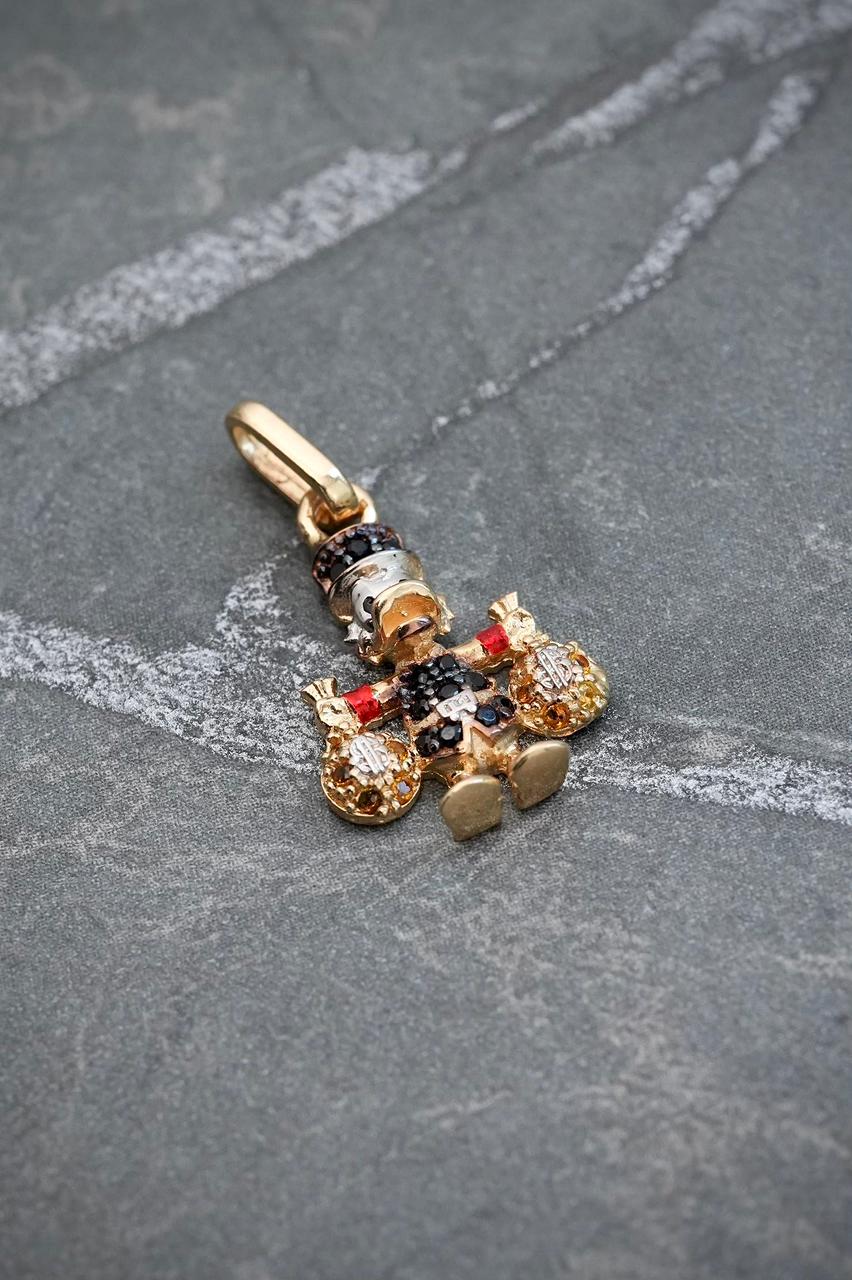 Dije tio rico con swarovski negro y amarillo 1.6gr / Largo 2.1cm — Oro Amarillo