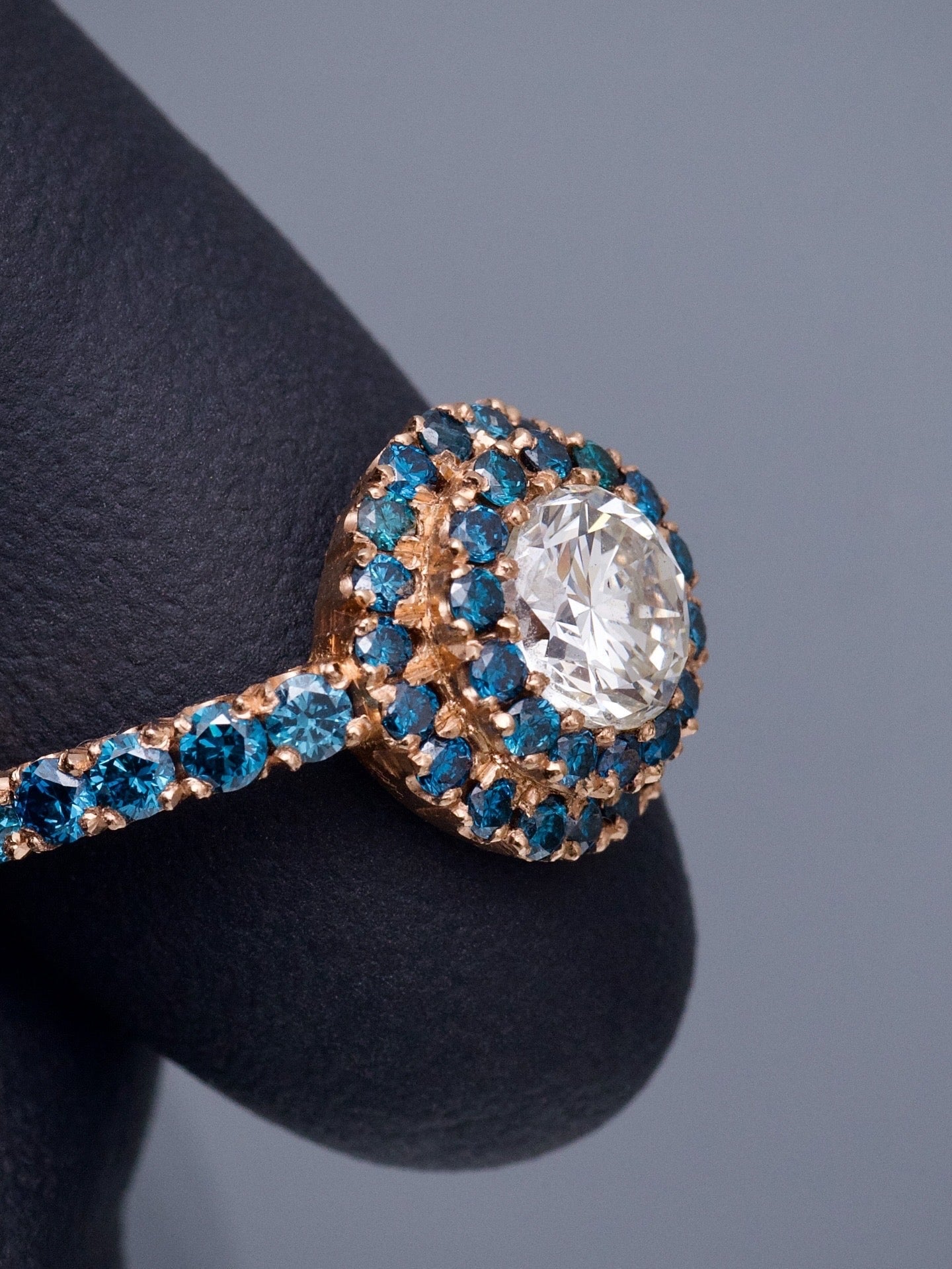 Anillos con piedras preciosas