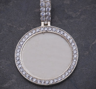 Dije placa con swarovski blanco 4.2gr / Largo 3.5cm / Plata P