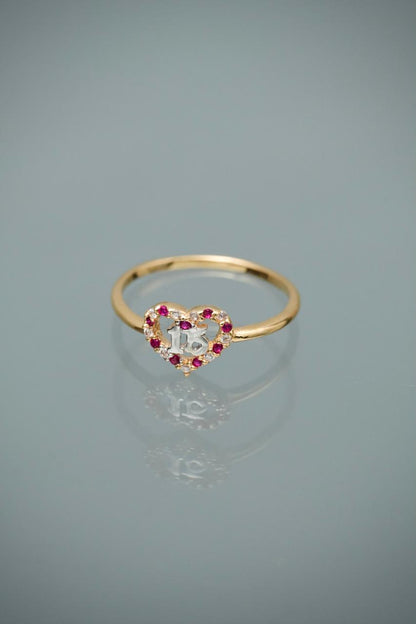Anillo 15S con swarovski fucsia y blanco 1.4gr / Talla 6 — Oro Amarillo