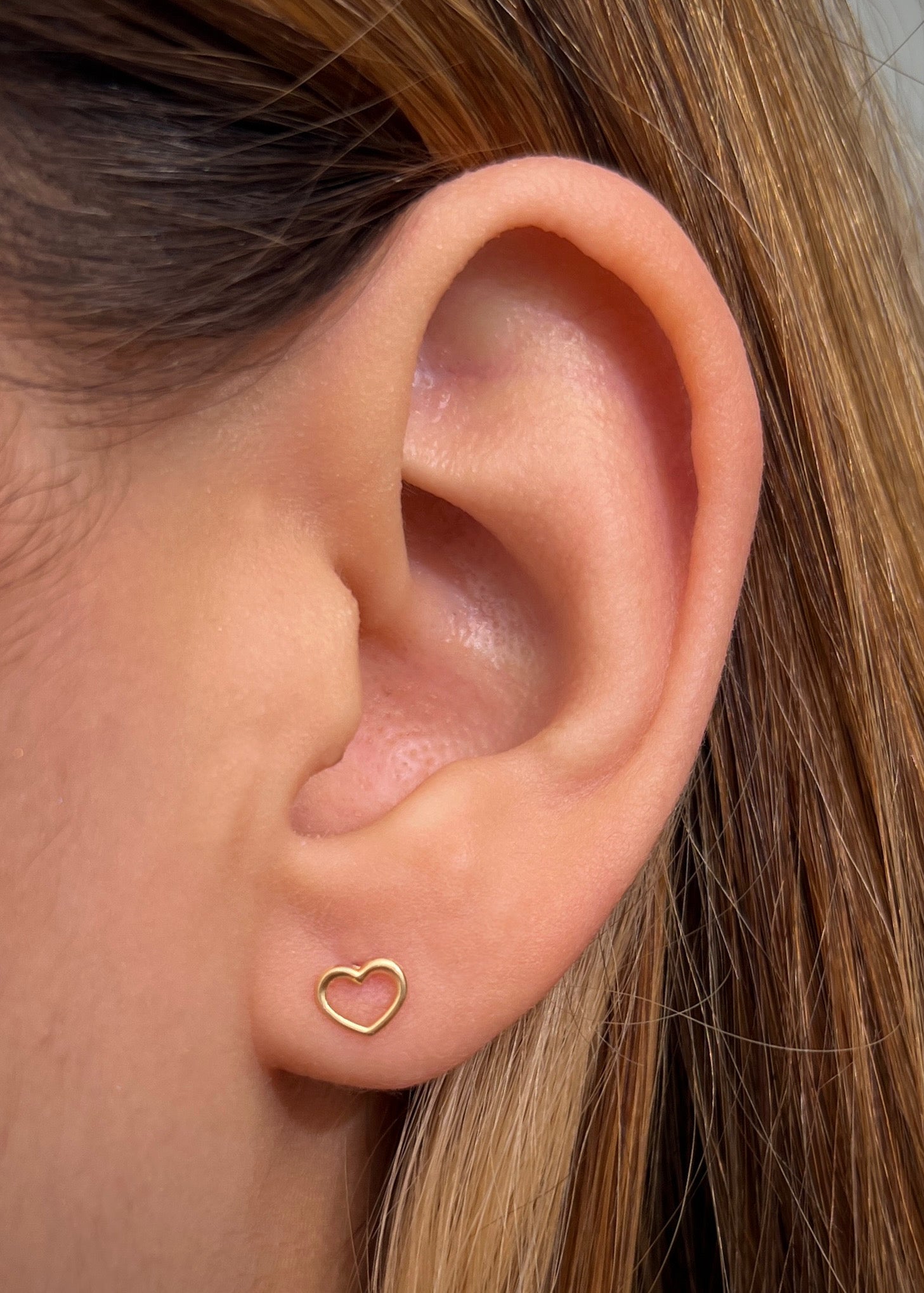 Topos  silueta de corazon 0.5gr / Largo 0,48 cm / Oro Amarillo Nac M