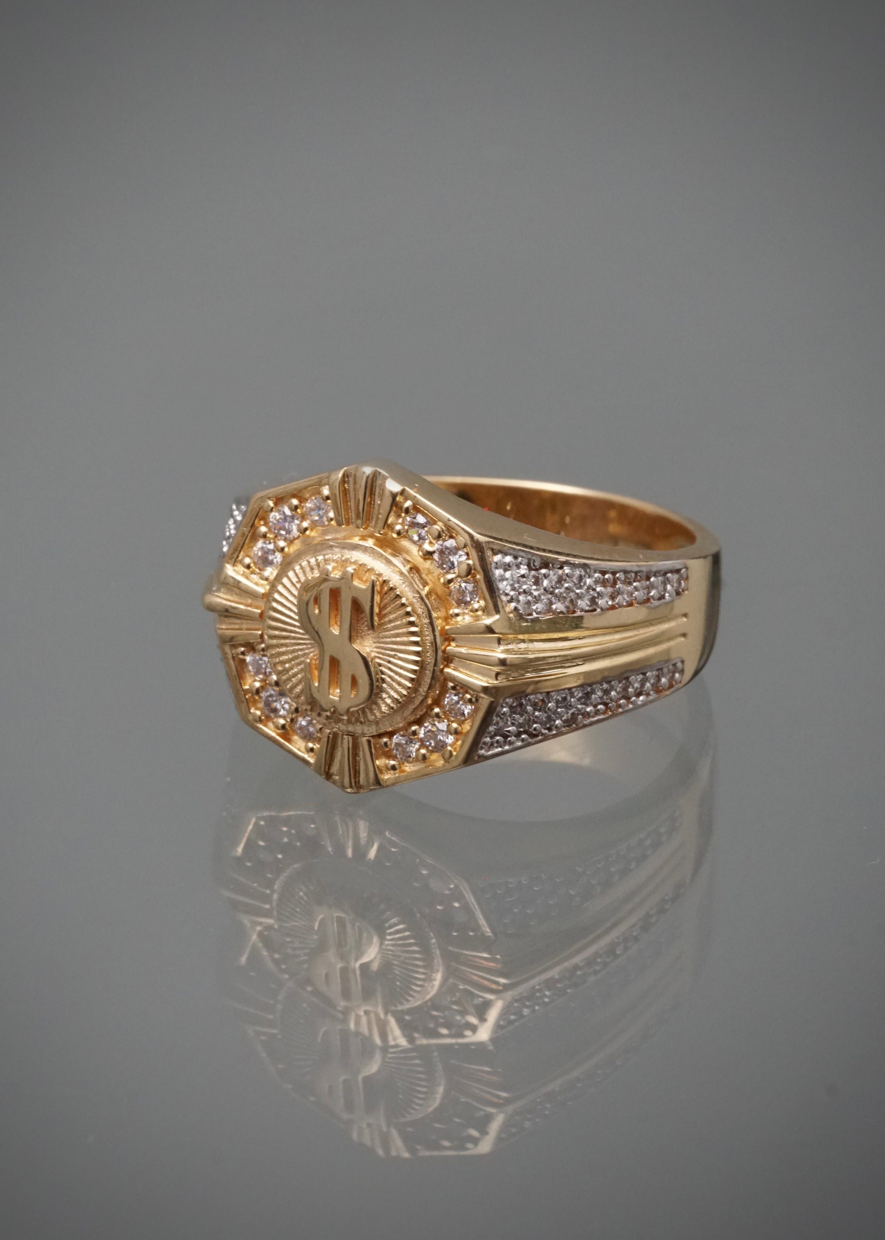 Anillo signo peso con swarovski blanco 11.5gr / Talla 10 3/4 / Oro Amarillo Nac B