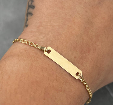Pulso bebe con placa 1.3gr / Largo 13.5cm / Oro Amarillo Nac B