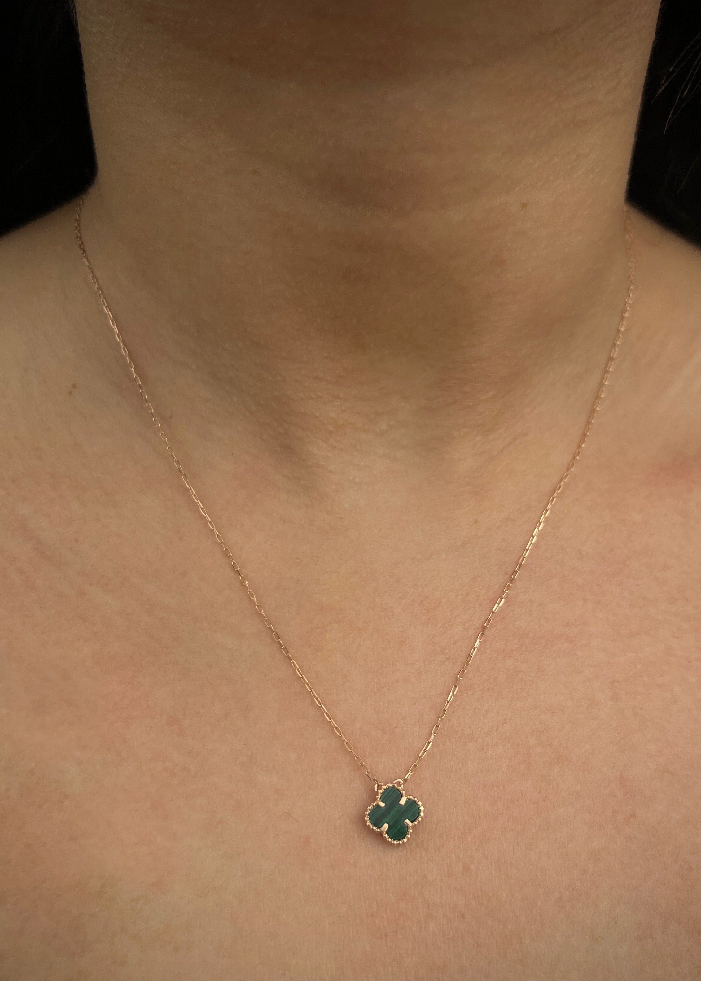 Cadena lucky clover piedra verde 2.15gr / Largo 45cm / Oro Rosado italy cte M
