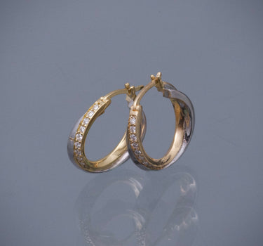 Candongas con 16pts de diamante blanco 4.6gr / Largo 1.6cm / Dos Oros (Joya) M