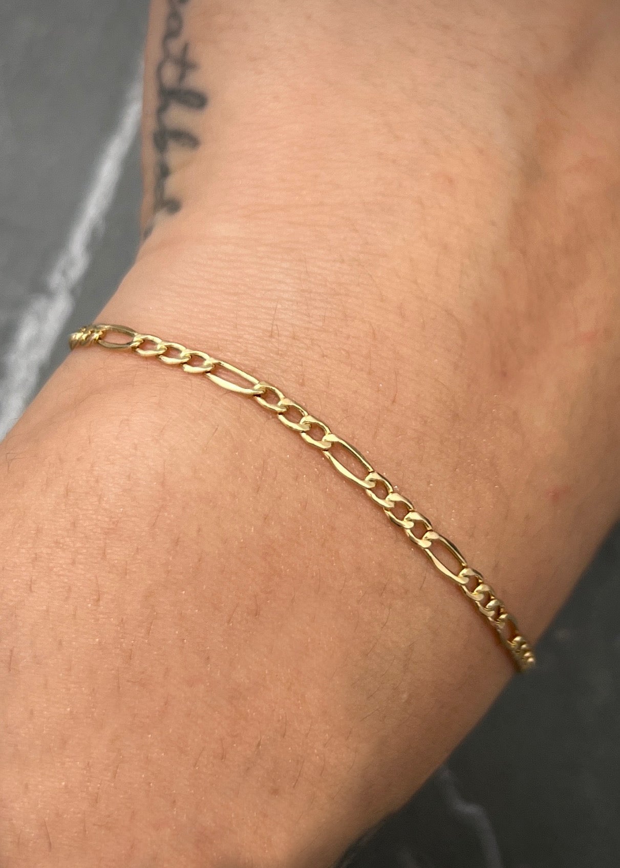 Pulso figaro 0.8gr / Largo 18cm / Oro Amarillo italy +1 M