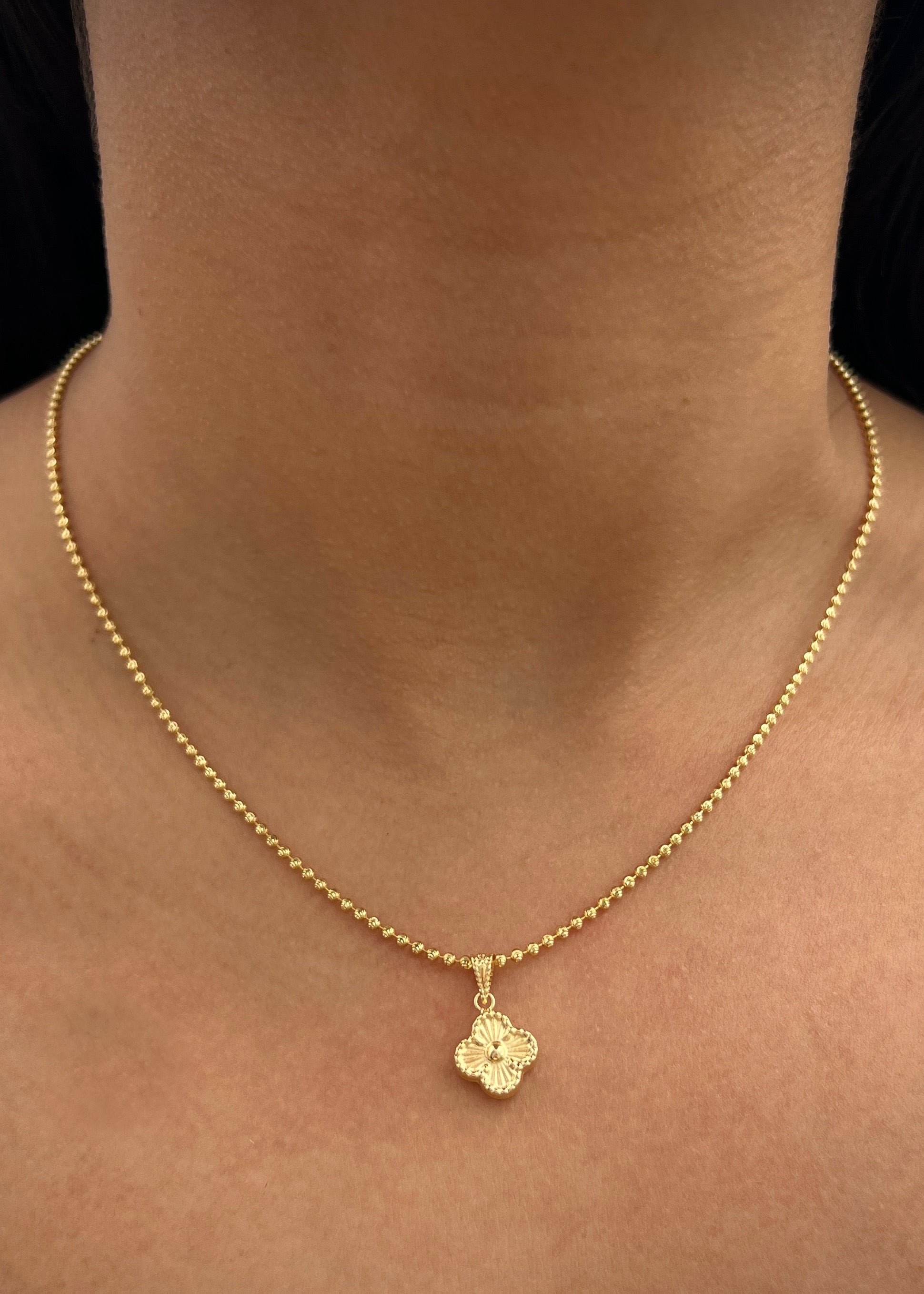 Dije lucky clover 0.65gr / Largo 1.7cm / Oro Amarillo Nac B