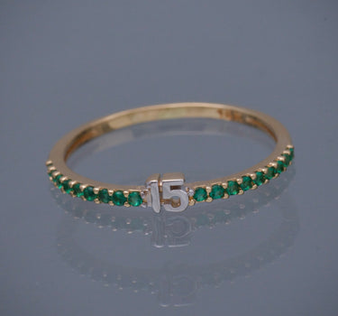 Anillo de 15s con swarovski verde 1.3gr / TALLA 7 3/4 / Oro Amarillo Nac P