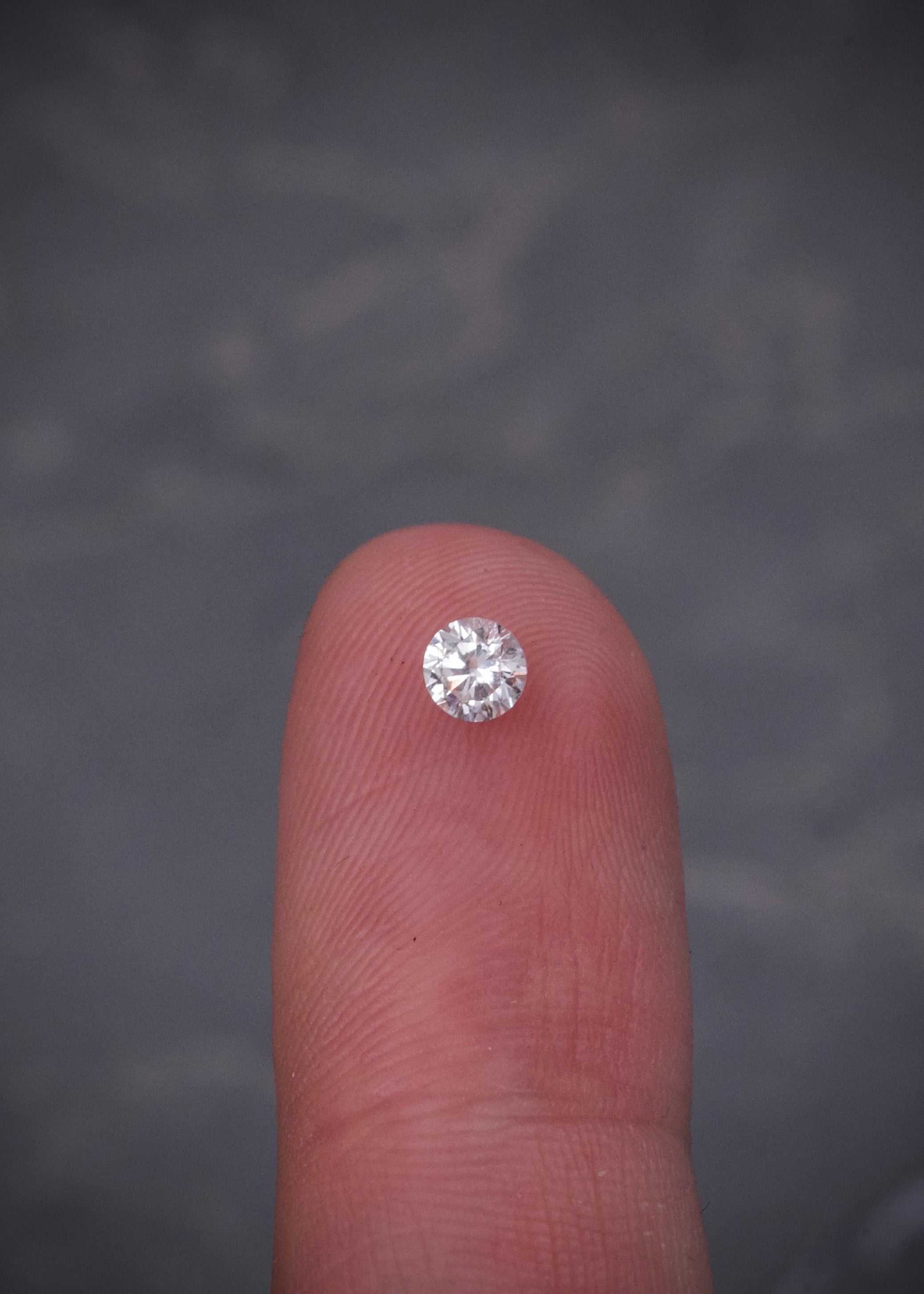 Diamante blanco 18 pts  (Joya) B