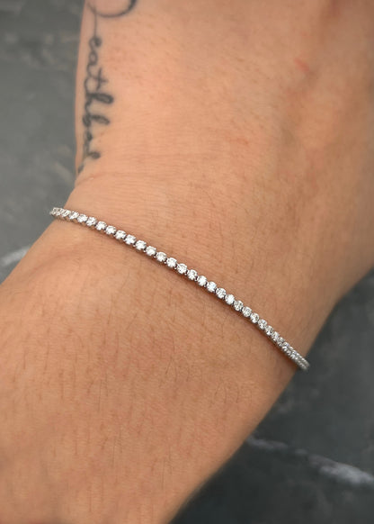 Pulso tenis con 187pts de diamante blanco 2.4gr / Largo 17.5cm / Oro Blanco (Joya) M