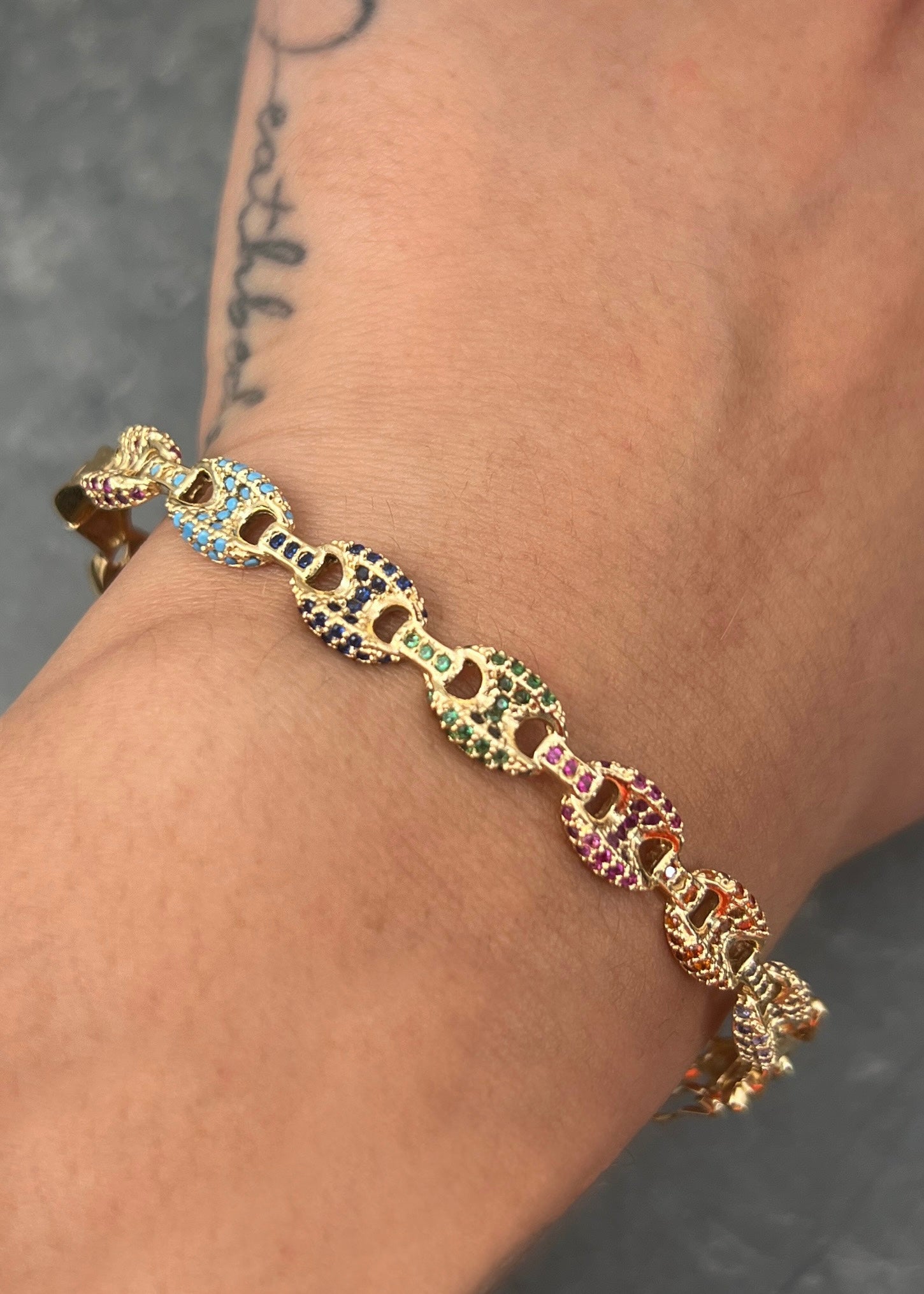 Pulso gc con swarovski multicolor 14.4gr / Largo 17.5cm / Oro Amarillo Nac M
