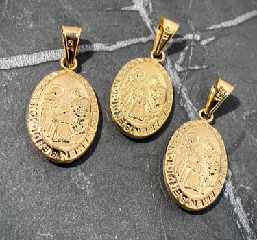 Dije de la sagrada familia 1.95gr / Largo 3.5cm / Oro Amarillo Nac P