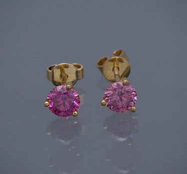 Topos con 90pts de moissanita rosada 1.4gr / Largo 0.54cm / Oro Amarillo (Joya) B