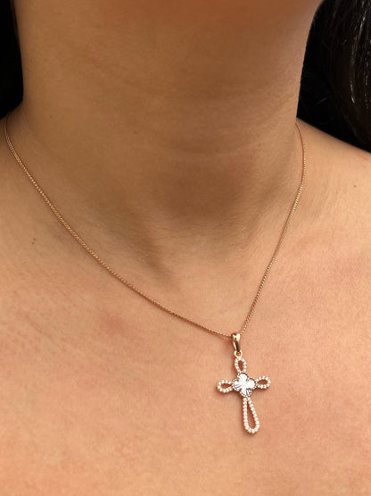 Dije cruz lucky clover diamantada 2.05gr / Largo 3.5cm / Dos Oros Nac B