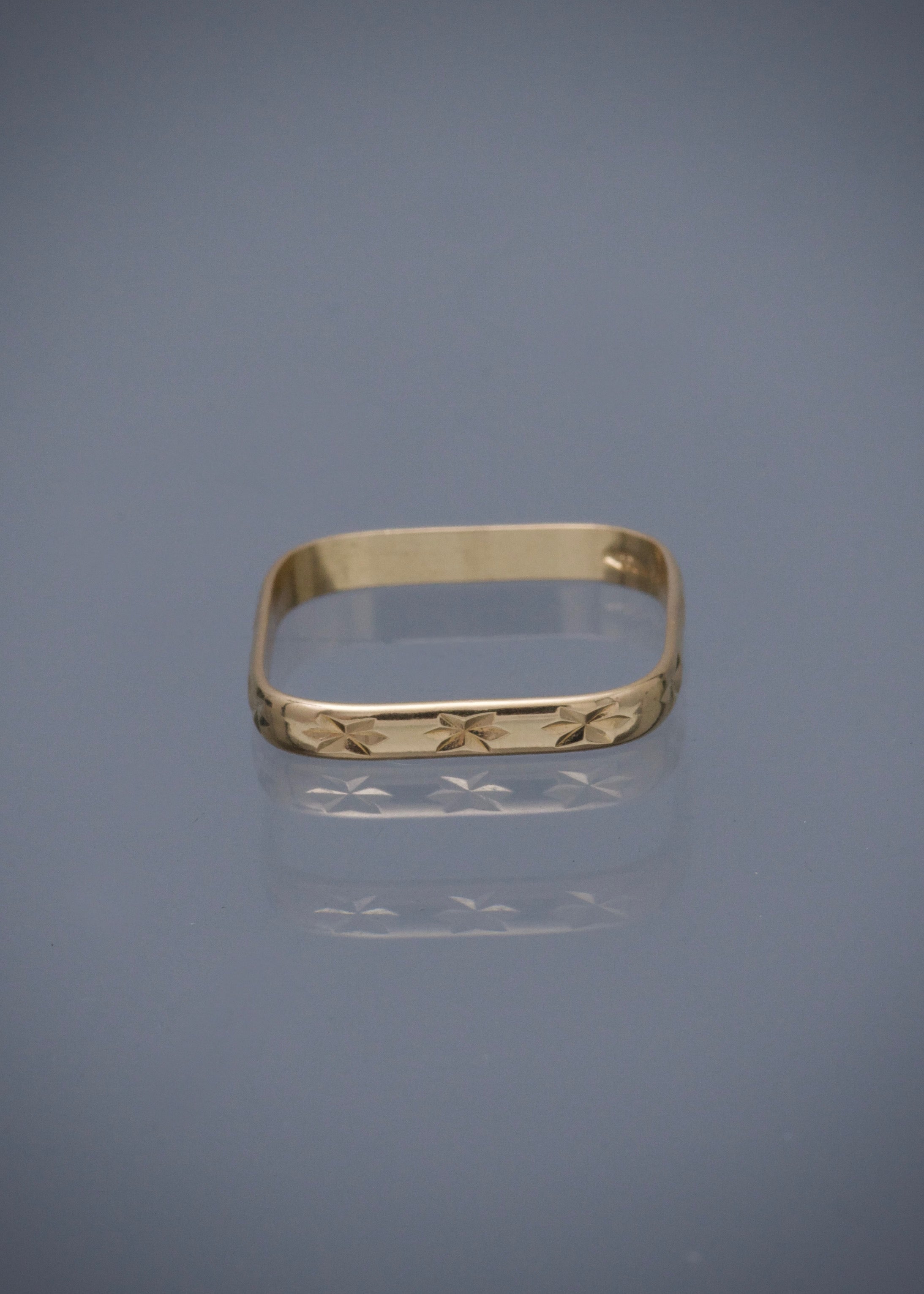 Anillo Cuadrado 1.55gr / TALLA 6 3/4 / Oro Amarillo italy cte P