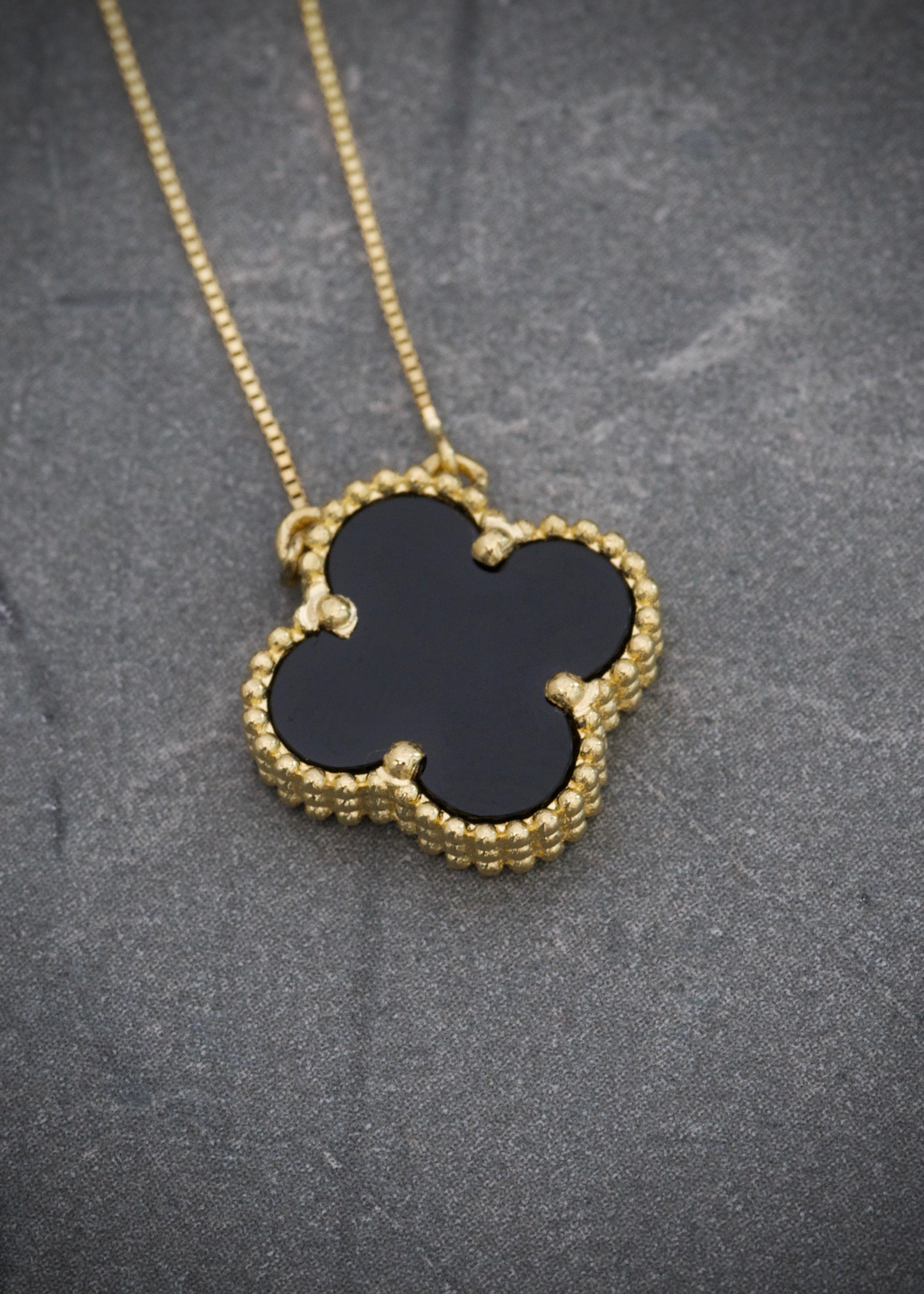 Cadena Lucky clover piedra negra 2.65gr / Largo 50cm / Oro Amarillo italy cte M