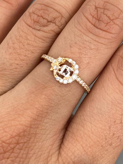 Anillo 15S con swarovski blanco 1.85gr / Talla 6 1/2 — Oro Amarillo