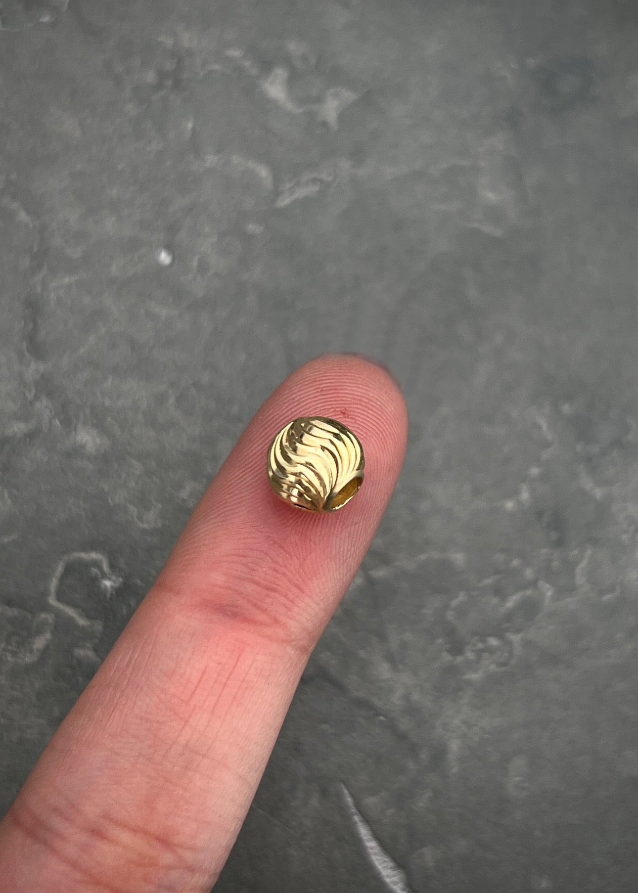 Bola Diamantada Luna 8mm 0.4gr / Oro amarillo Nac B