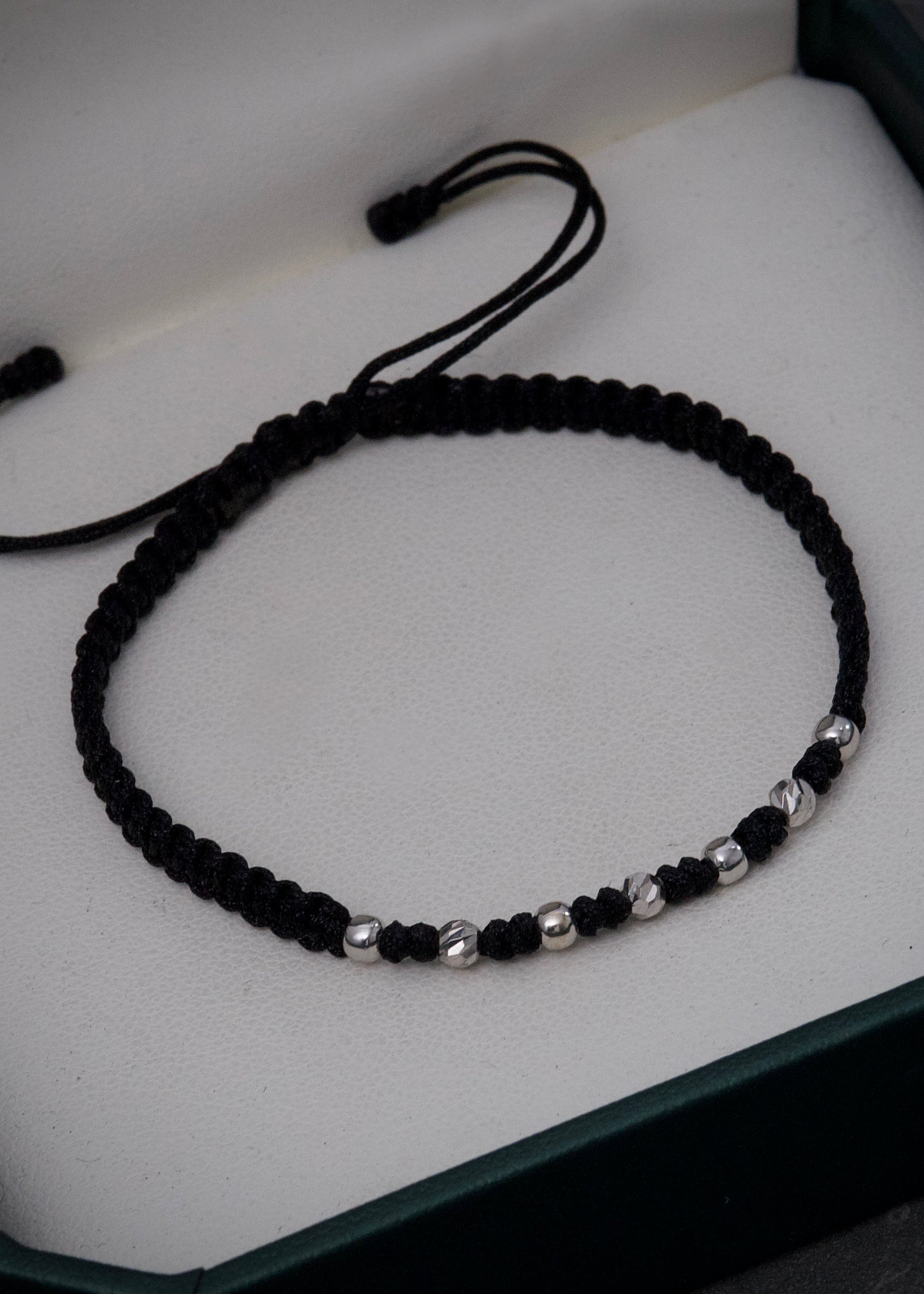 Pulsera en hilo negro con bolas lisas y diamantadas 3mm 0.4gr / Oro Blanco (Joya) M