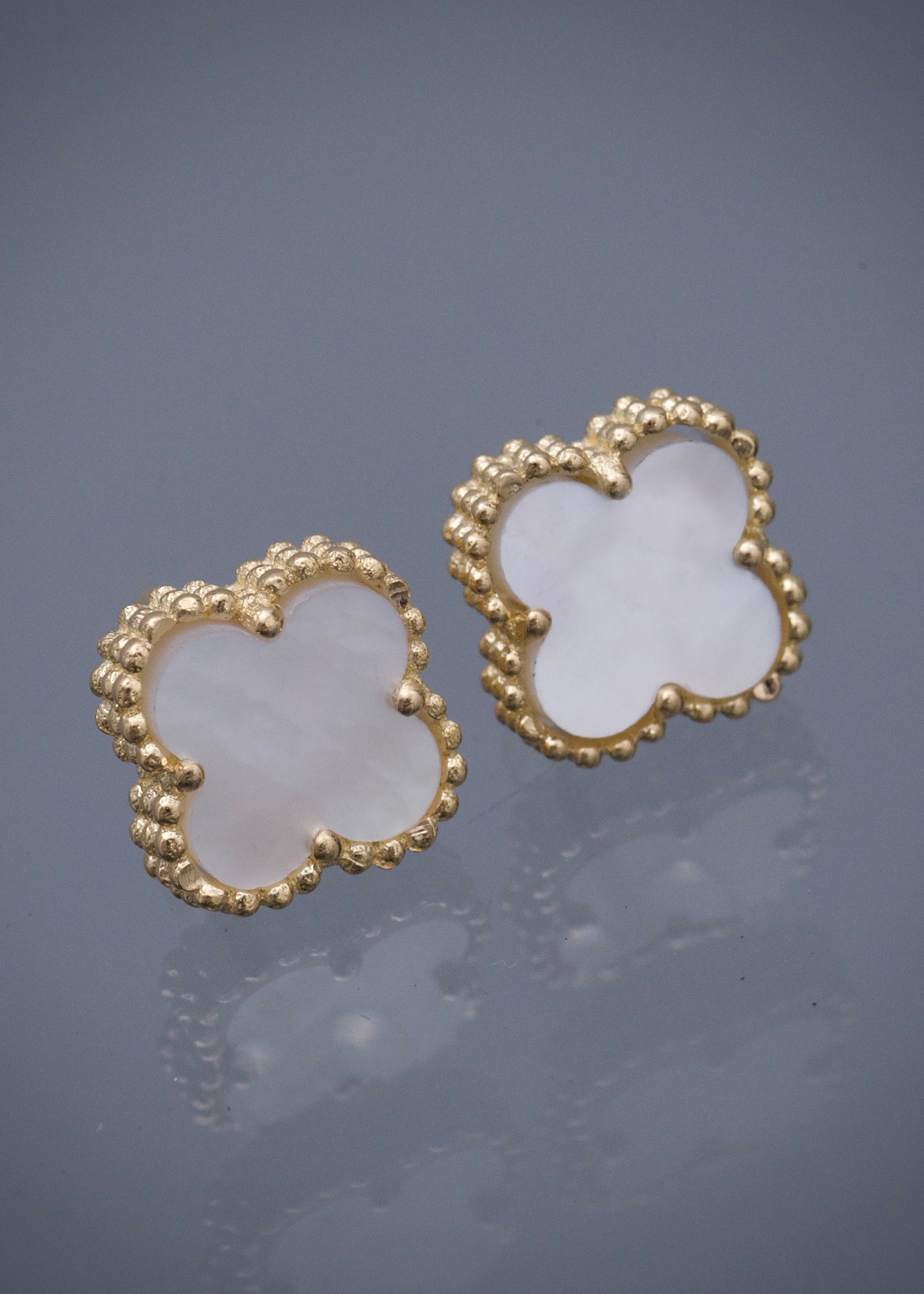 Topos lucky clover piedra blanca 2gr / Largo 0.81cm / Oro Amarillo Nac P