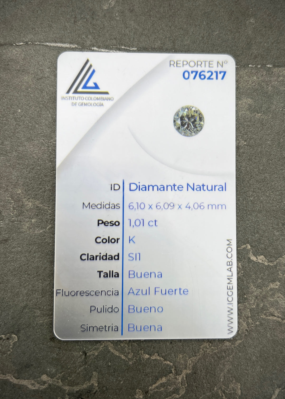 Solitario con 101pts diamante blanco / 87pts de diamantes azules 4.3gr / Talla 5 3/4 — Oro Rosado