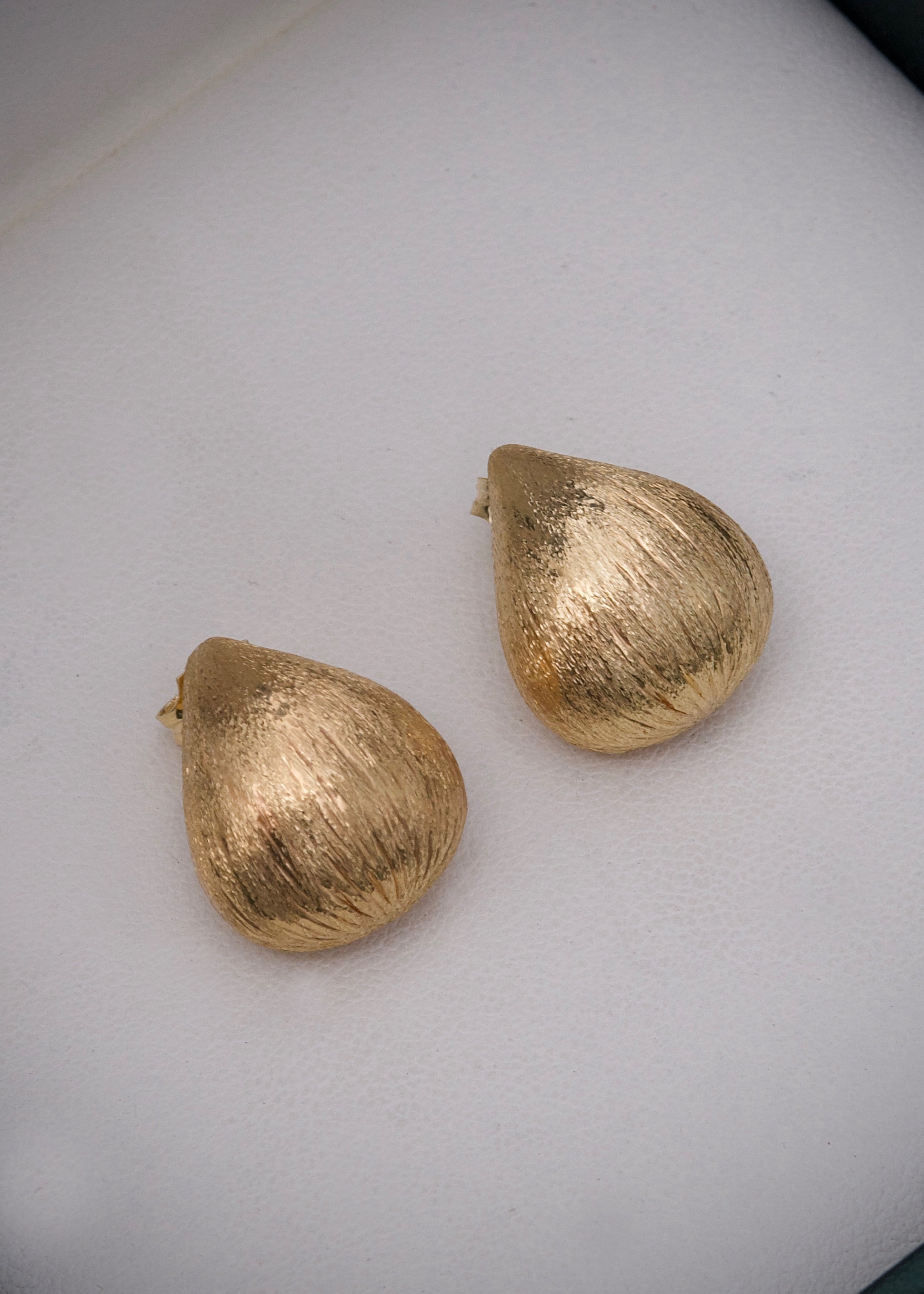 Topos gota 3.7gr / Largo: 2cm / Oro Amarillo italy cte P