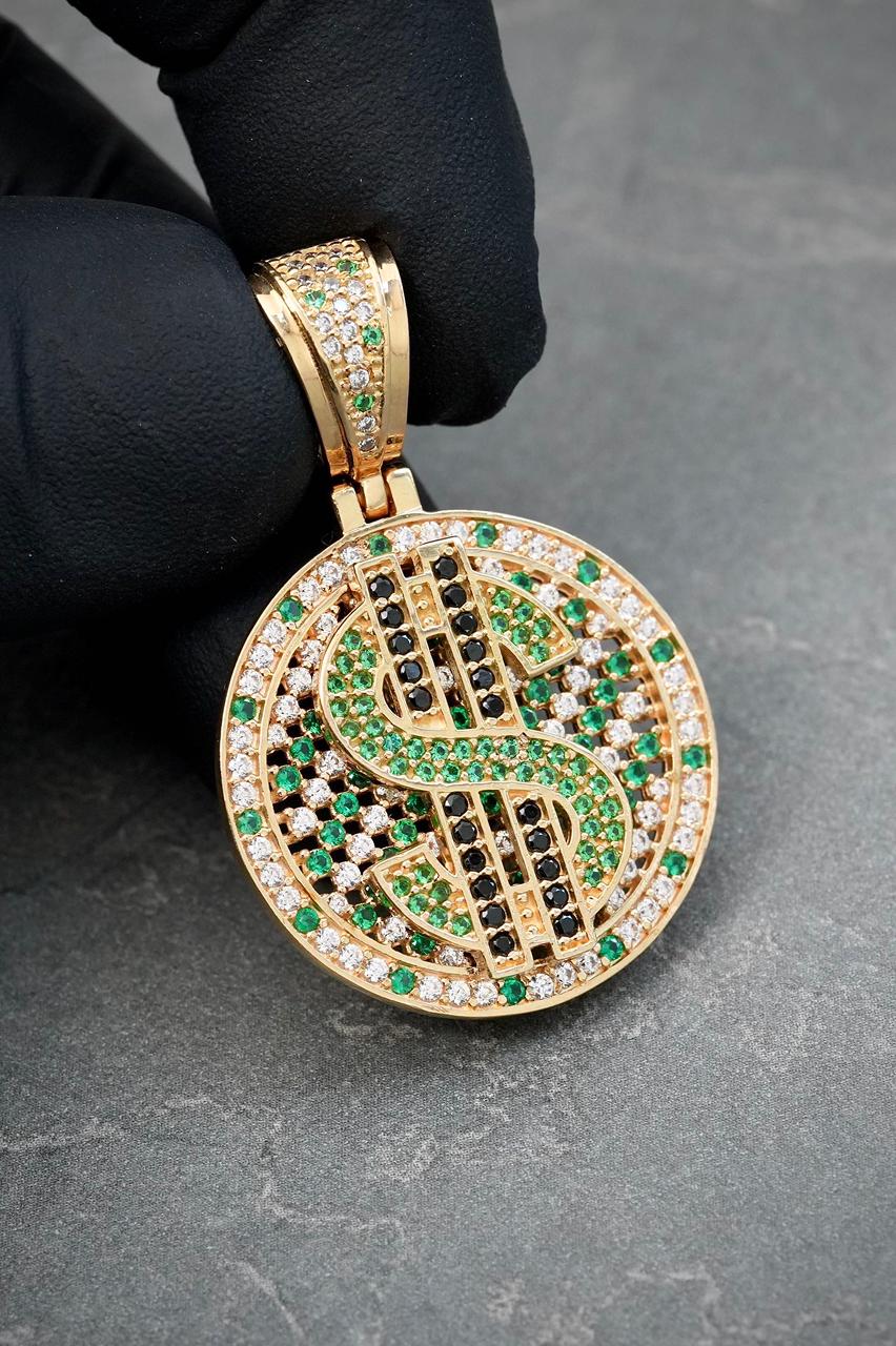 Dije signo peso con swarovski verde y blanco 10.25gr / Largo 3.9cm — Oro Amarillo