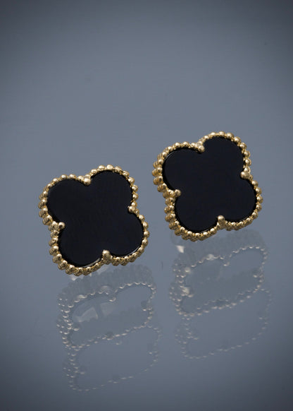 Topos lucky clover piedra negra 3.6gr / largo: 1.2cm / Oro Amarillo Nac B