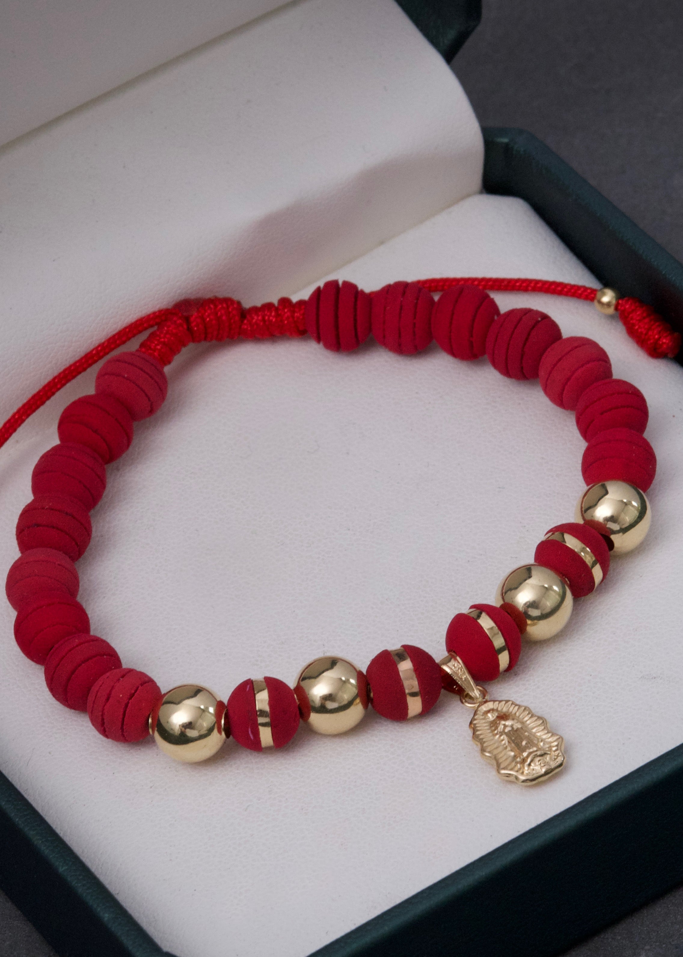 Pulsera en hilo rojo con dije virgen de guadalupe 1.85gr / Oro Amarillo (Joya) M