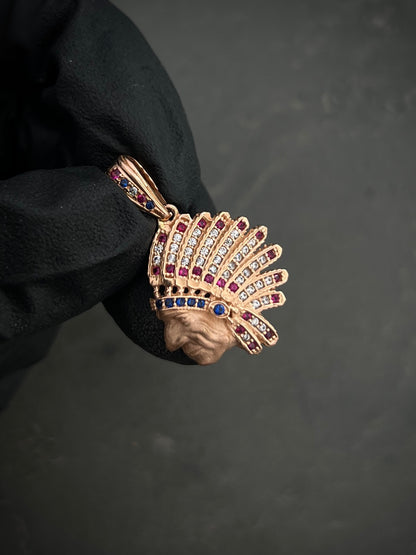 Dije indio con swarovski multicolor 3.05gr / Largo 2.5cm / Oro Rosado Nac P