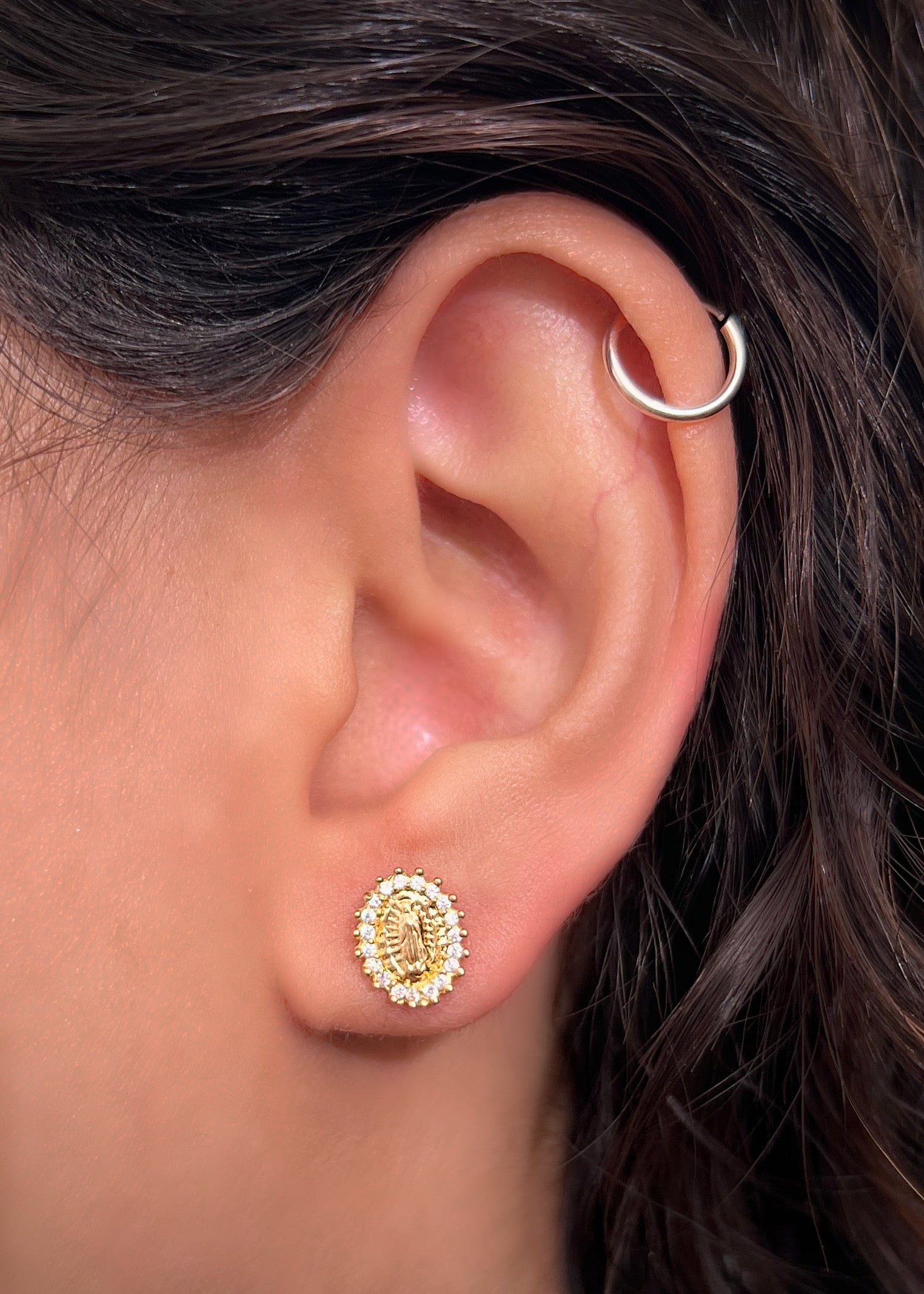 Topos guadalupe con swarovski blanco 1.5gr / Largo 1cm / Oro Amarillo Nac B