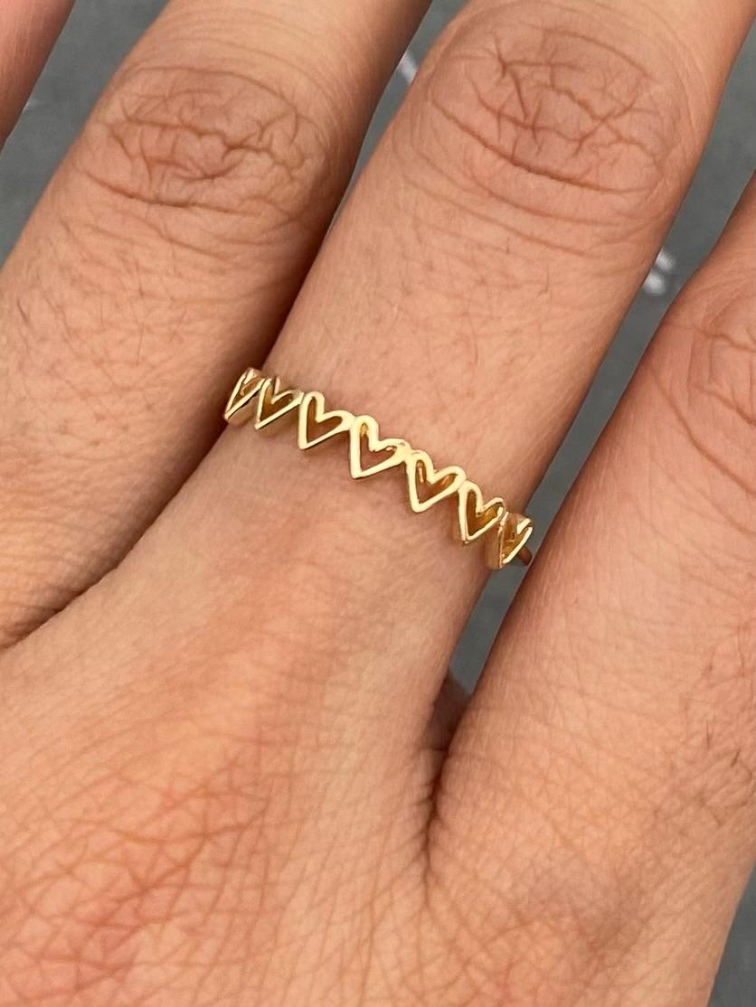 Anillo corazones 1.1gr / Talla 8 / Oro Amarillo Nac B