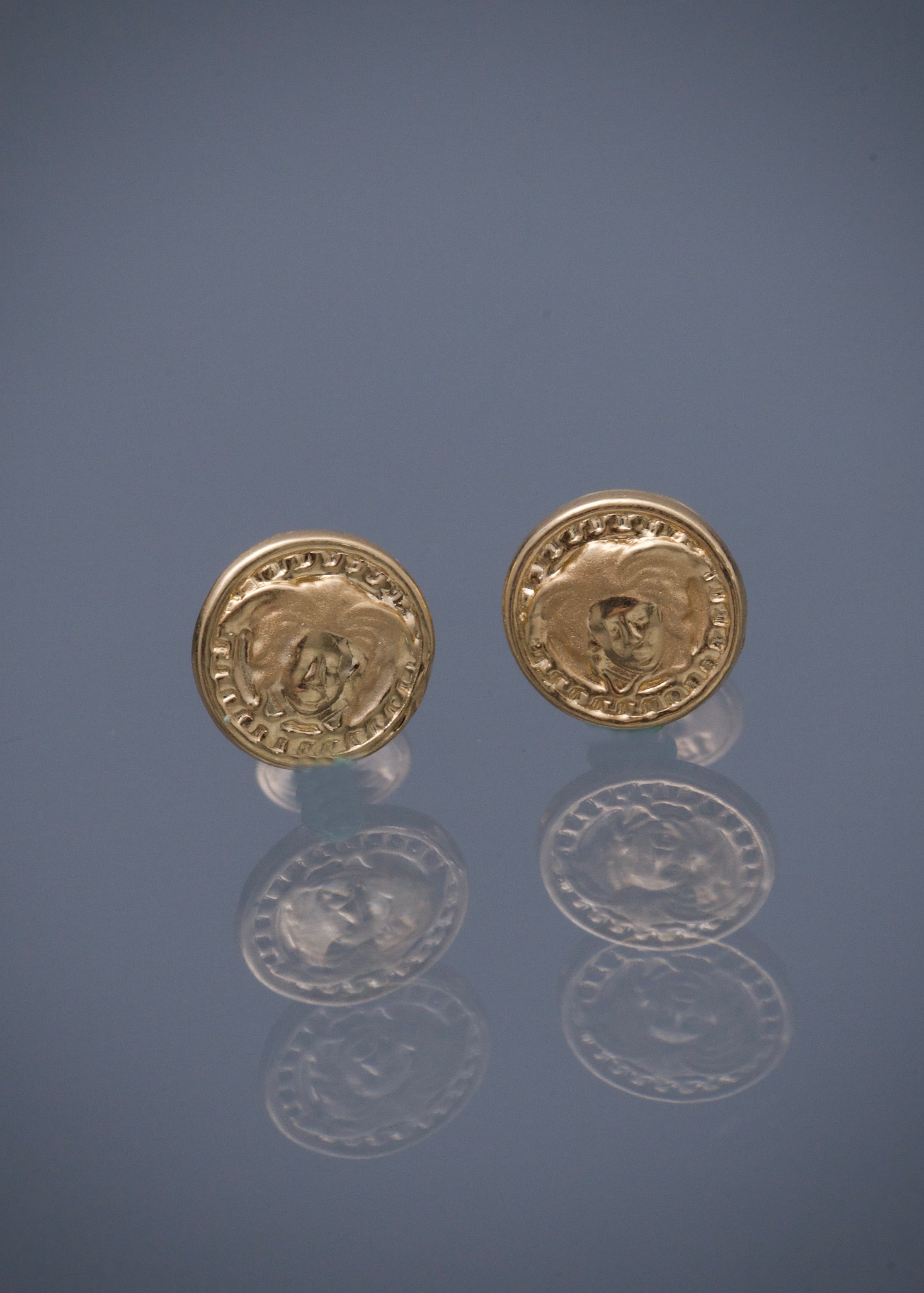 Topos medusa 0.85gr / Largo 0.83cm / Oro Amarillo Nac B