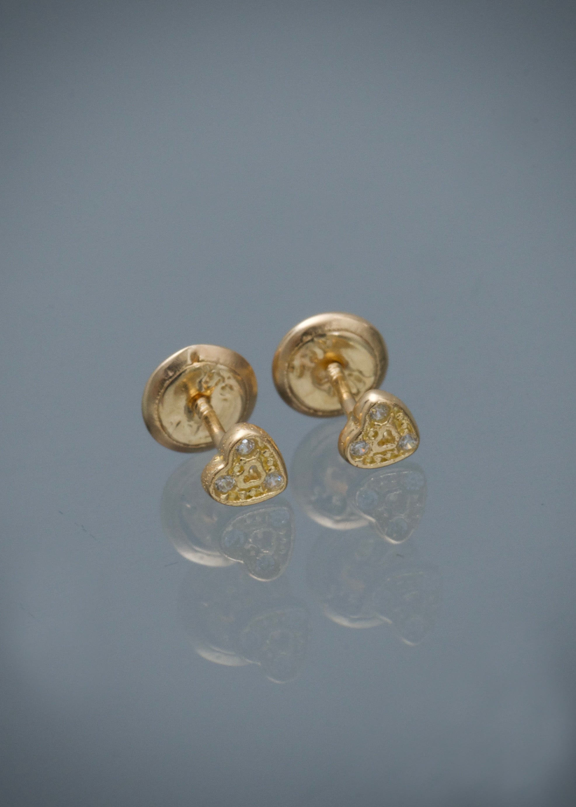 Topos corazon con swarovski blanco 0.7gr / Largo 0.4cm / Oro Amarillo Nac B