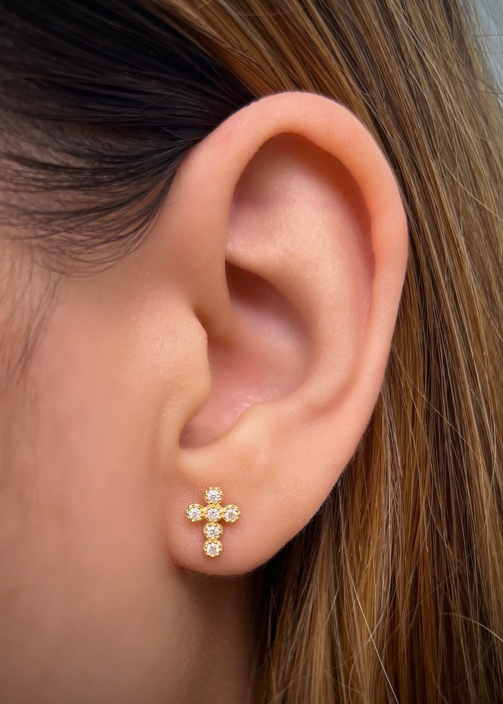 Topos cruz con swarovski blanco 1.1gr / Largo 0.9cm / Oro Amarillo Nac P