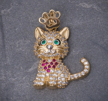 Dije gato con swarovski blanco 3.1gr / Largo 2.6cm / Oro Amarillo Nac M