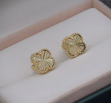 Topos lucky diamantados 2.55gr / Largo 1 cm / Oro Amarillo Nac B