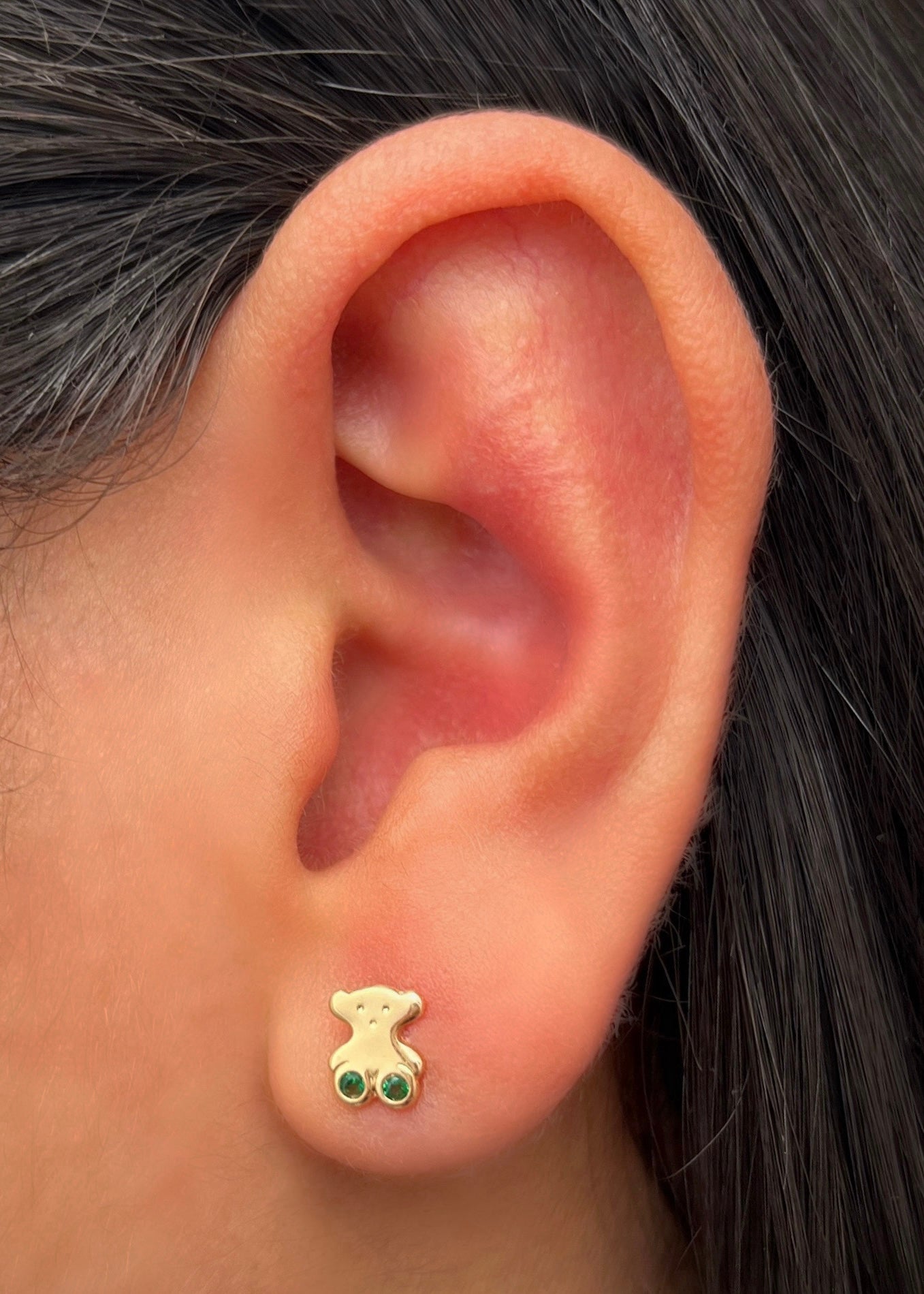 Topos oso th con swarovski verde 0.65gr / Largo 0.7cm / Oro Amarillo Nac P