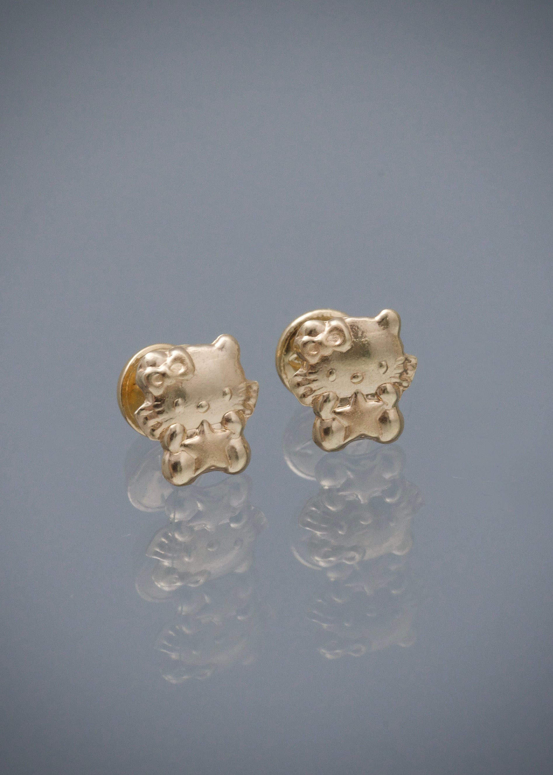 Topos hello kitty 0.7gr / Largo 0.8cm / Oro Amarillo Nac B